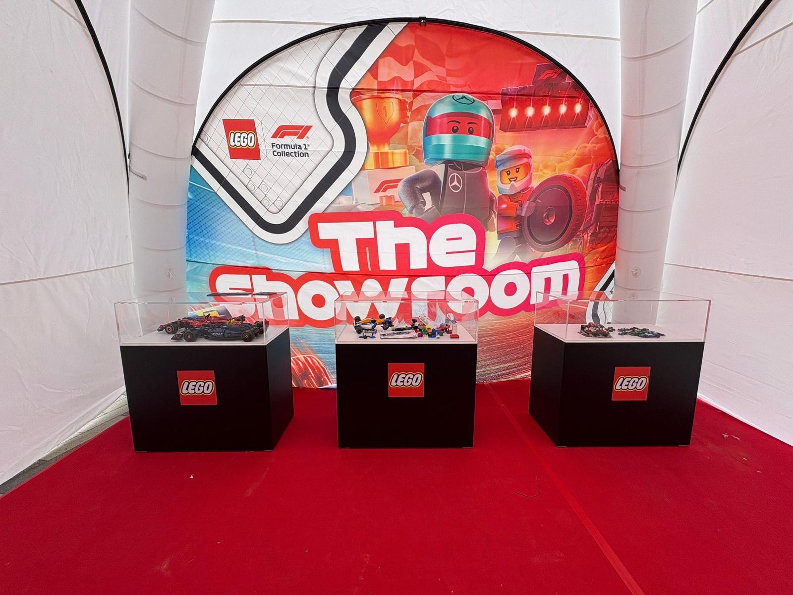 LEGO F1 - "The Showroom" display plinths