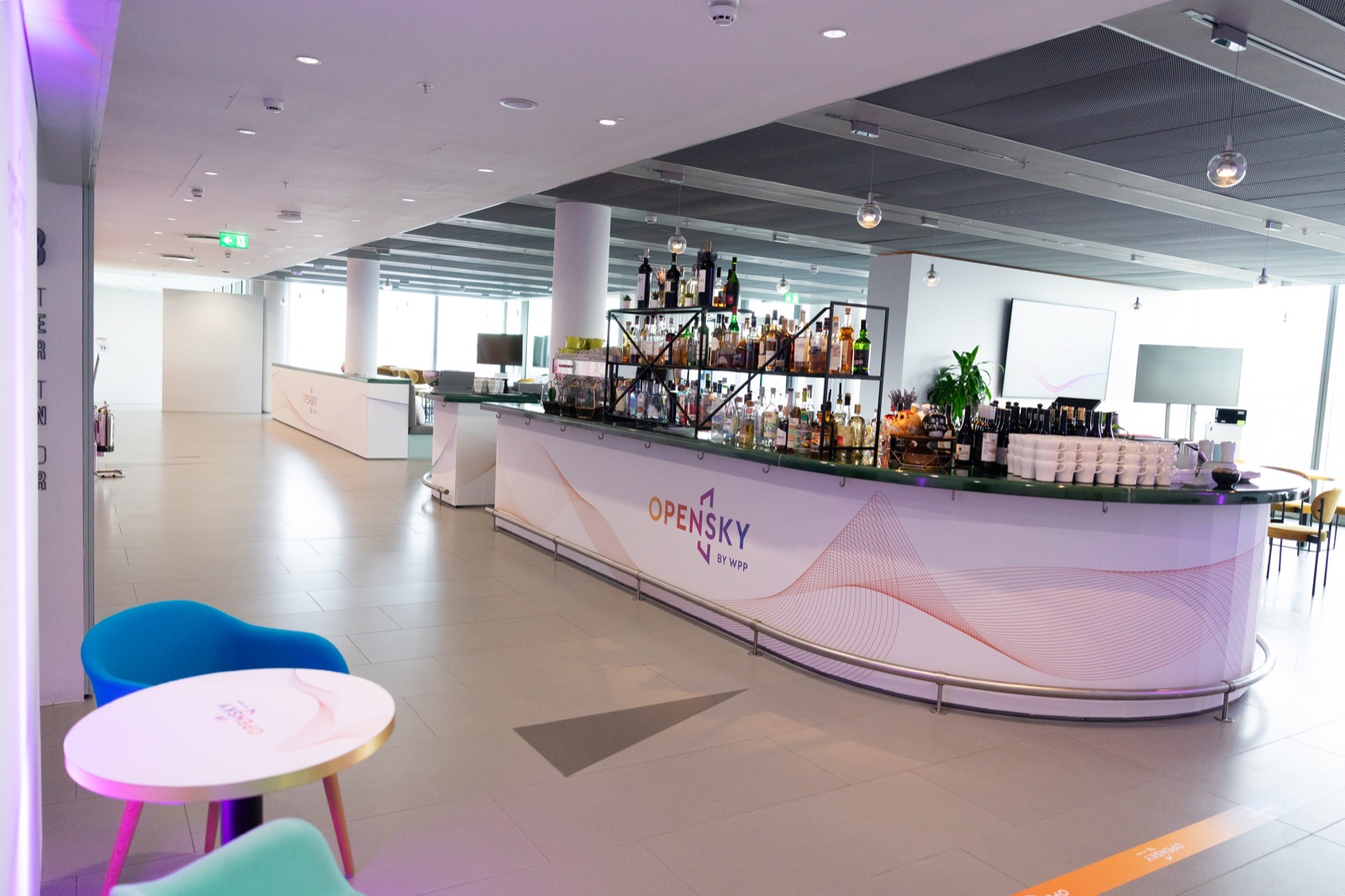 WPP OpenSky - bar installation